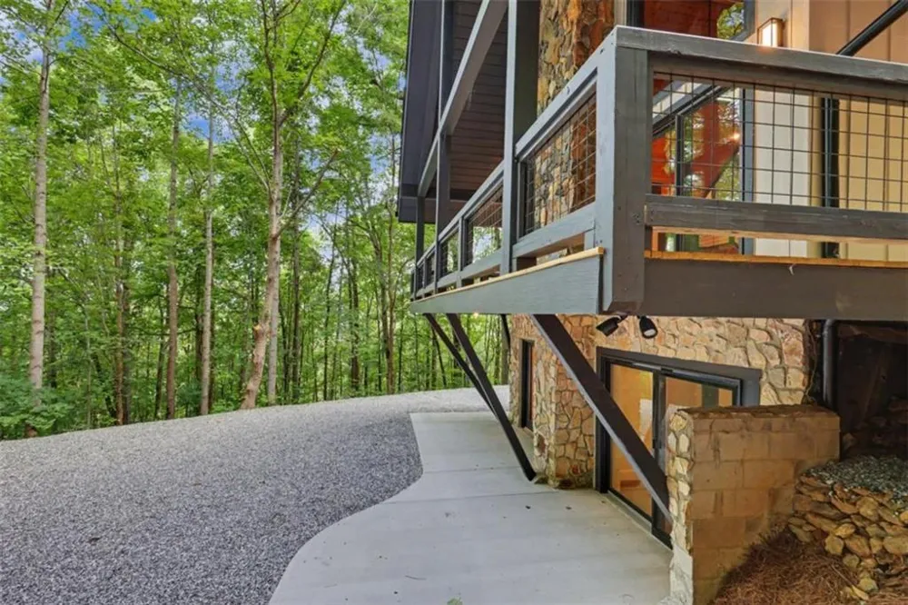 1583 Spring Cove Road Blairsville, GA 30512
