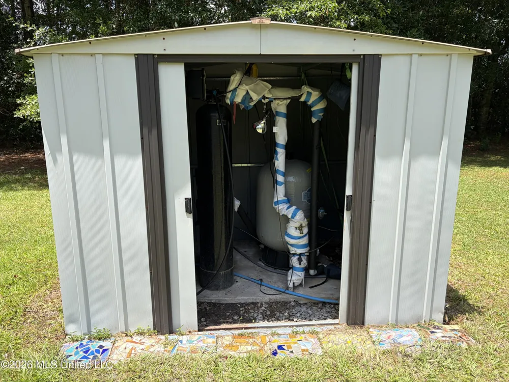 20116 F Ladner Road Saucier, MS 39574