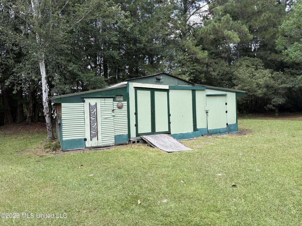 20116 F Ladner Road Saucier, MS 39574
