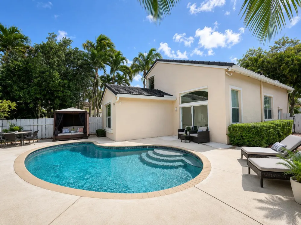5655 La Quinta Court Lake Worth, FL 33463