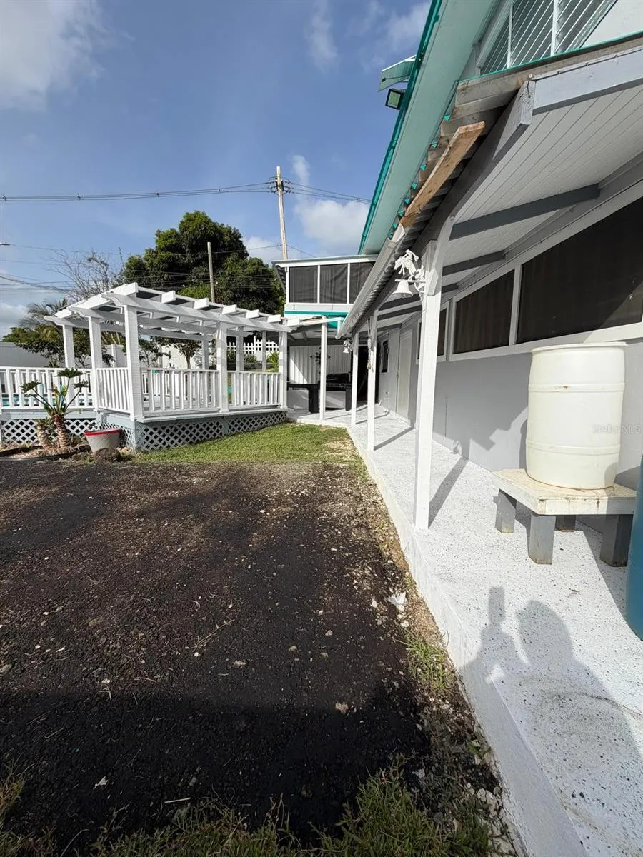282 AVE. FELIX RIOS Aibonito, PR 00705