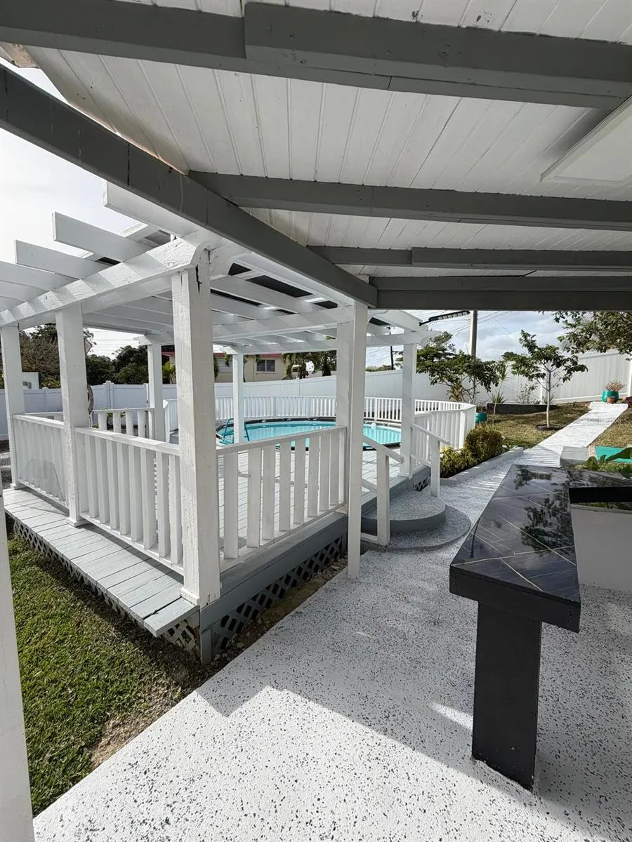 282 AVE. FELIX RIOS Aibonito, PR 00705