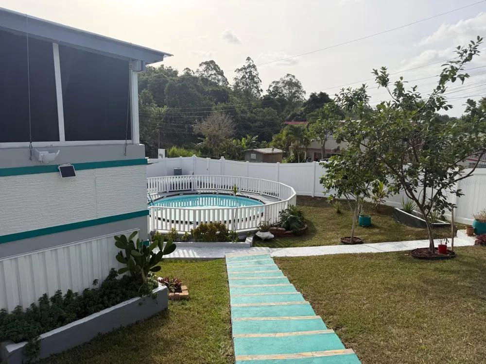 282 AVE. FELIX RIOS Aibonito, PR 00705