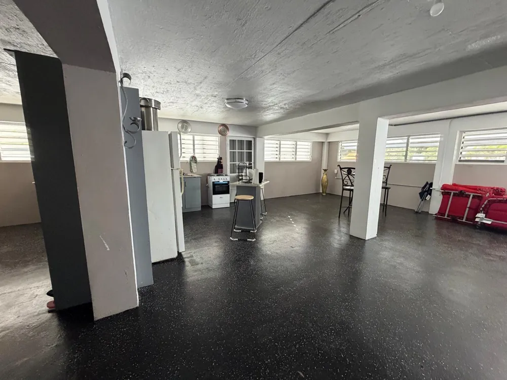 282 AVE. FELIX RIOS Aibonito, PR 00705