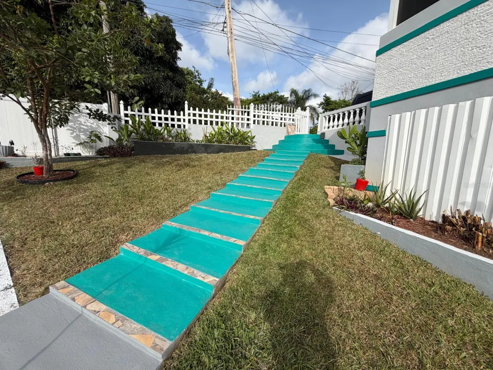 282 AVE. FELIX RIOS Aibonito, PR 00705