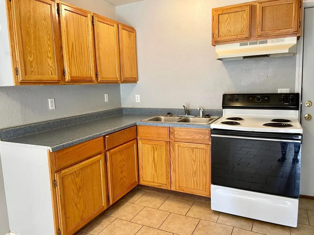 312 S B Davis, OK 73030