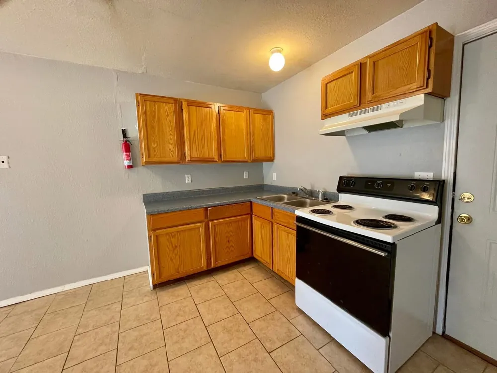 312 S B Davis, OK 73030