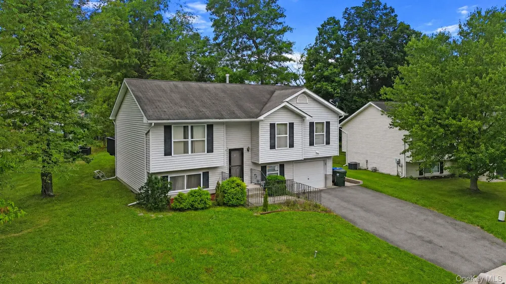 3 Stanford Court Walden, NY 12586