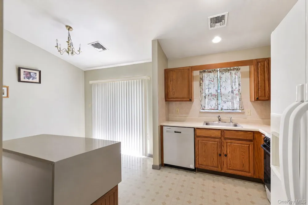 3 Stanford Court Walden, NY 12586