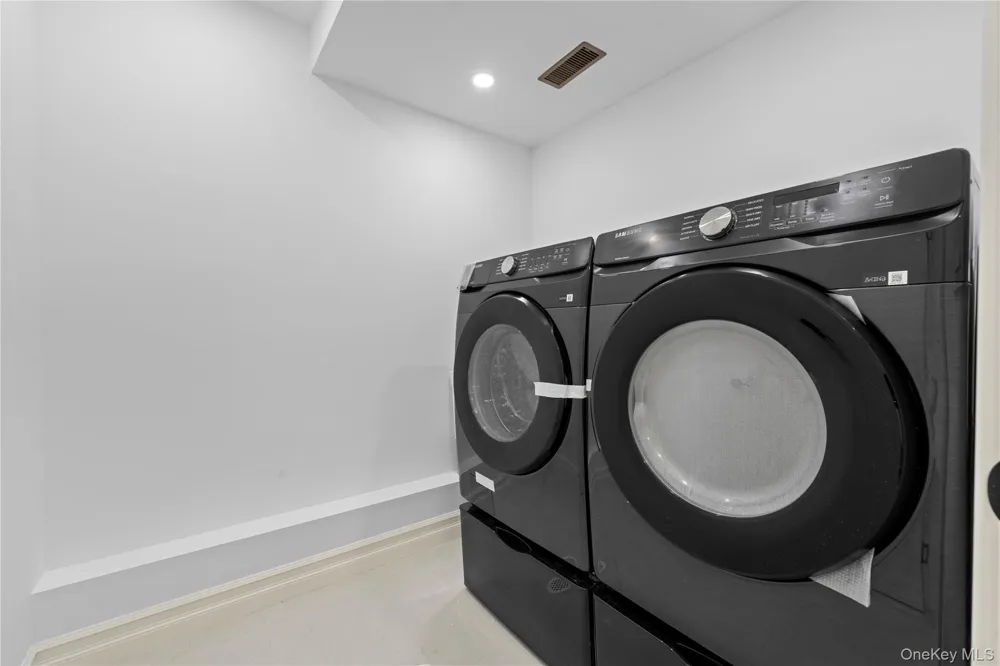 172-12 65th Avenue Fresh Meadows, NY 11365