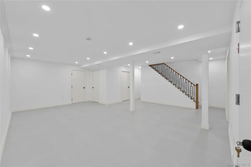 172-12 65th Avenue Fresh Meadows, NY 11365