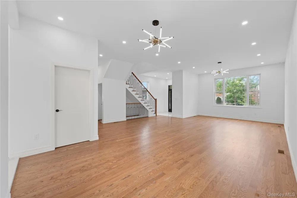 172-12 65th Avenue Fresh Meadows, NY 11365