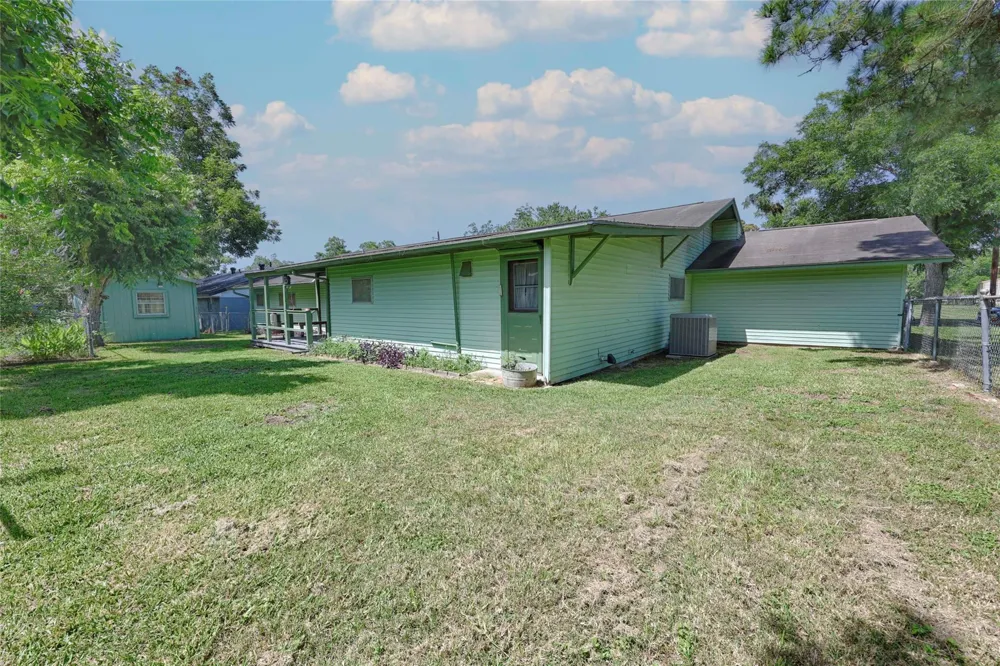 604 Market Street Hallettsville, TX 77964