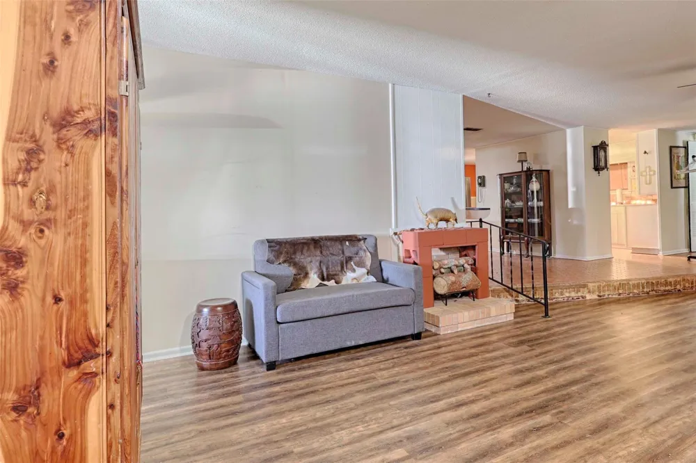 604 Market Street Hallettsville, TX 77964