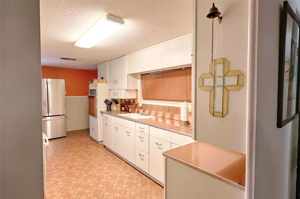 604 Market Street Hallettsville, TX 77964