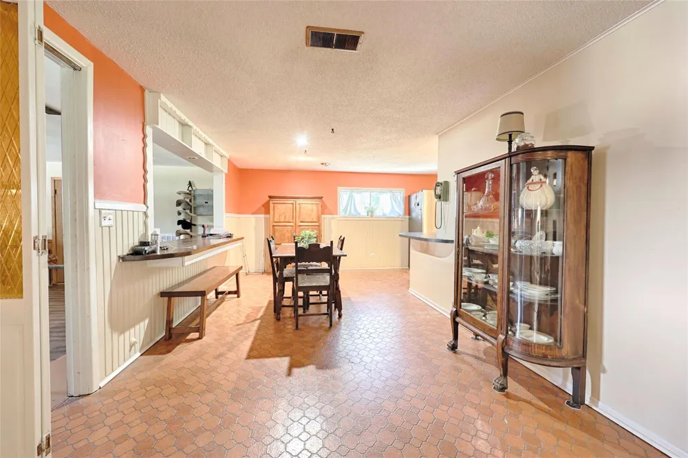 604 Market Street Hallettsville, TX 77964