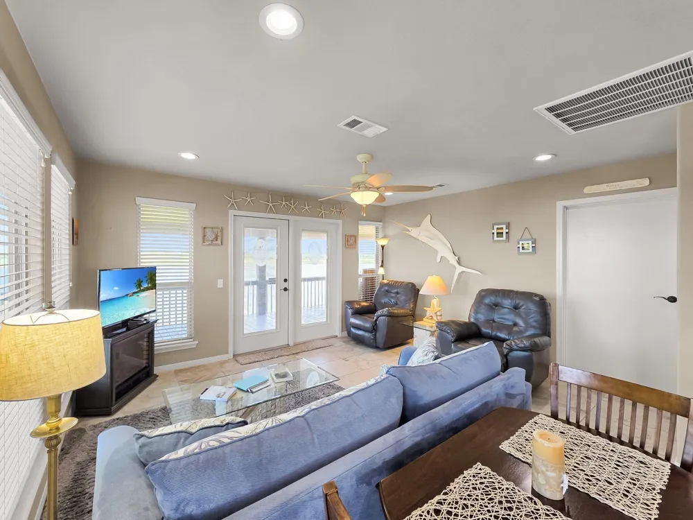 1301 Monkhouse Drive Crystal Beach, TX 77650