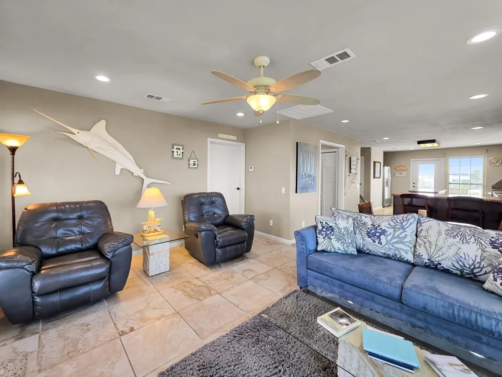 1301 Monkhouse Drive Crystal Beach, TX 77650