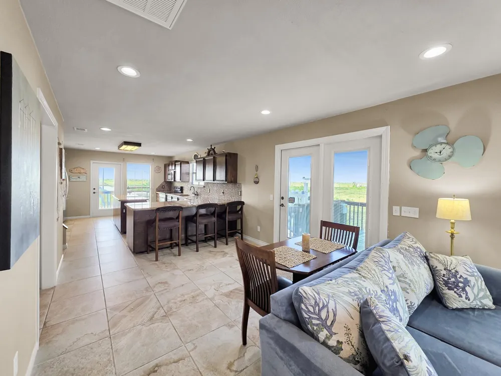 1301 Monkhouse Drive Crystal Beach, TX 77650