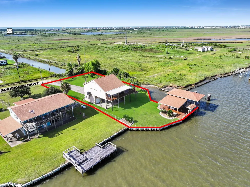 1301 Monkhouse Drive Crystal Beach, TX 77650