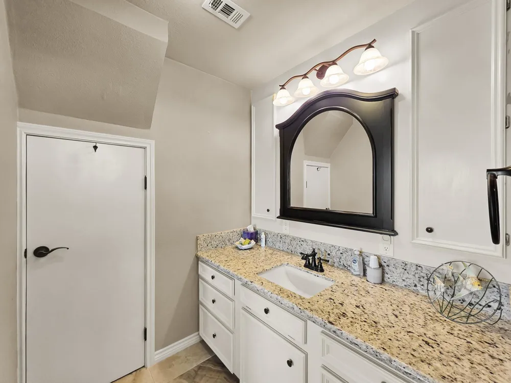 1301 Monkhouse Drive Crystal Beach, TX 77650