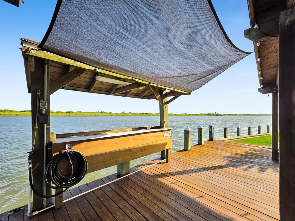 1301 Monkhouse Drive Crystal Beach, TX 77650