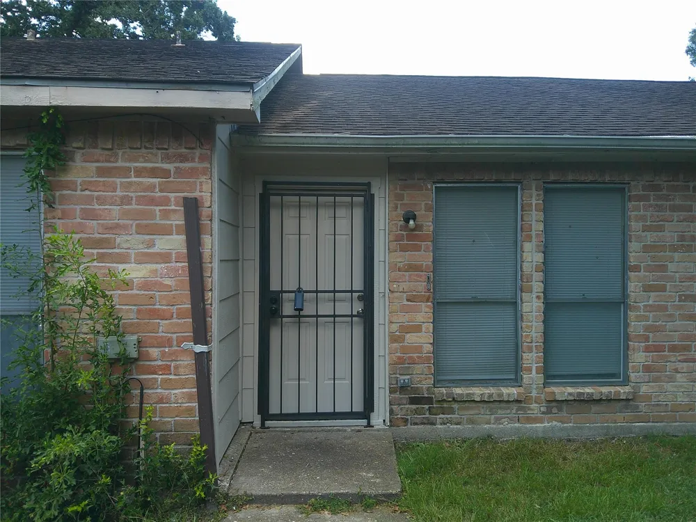 5771 Easthampton Drive #B Houston, TX 77039