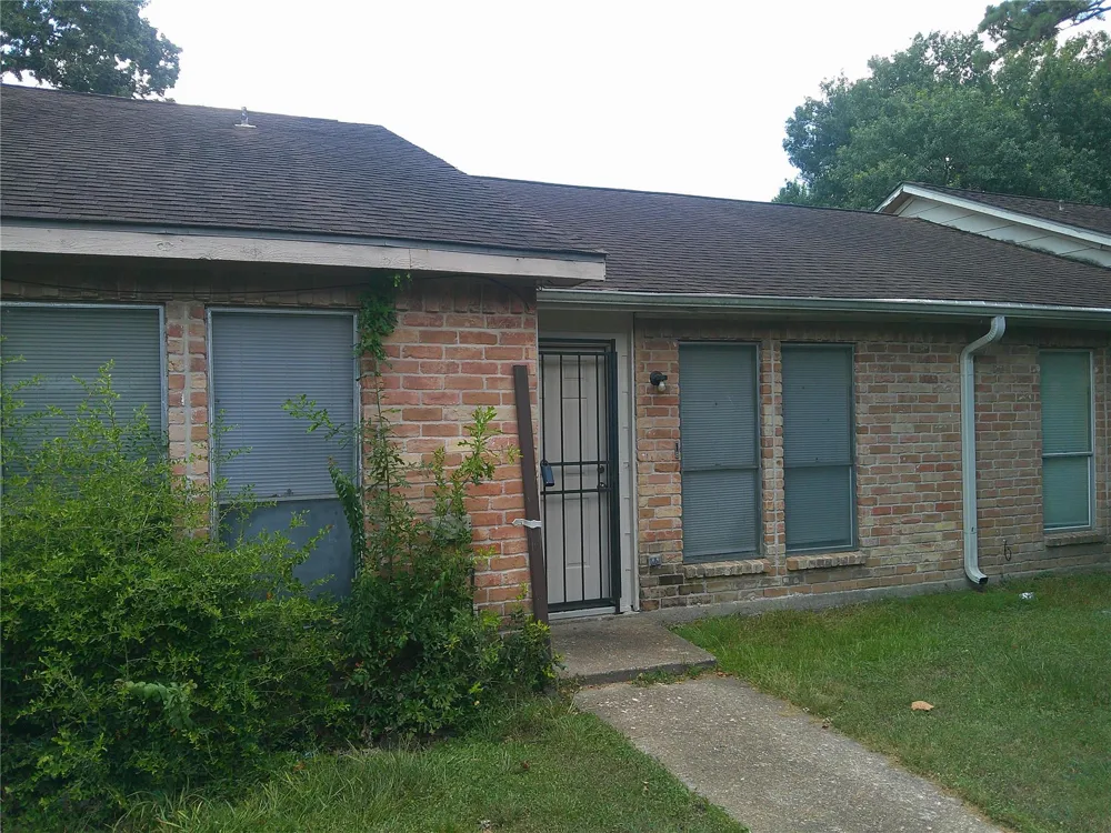5771 Easthampton Drive #B Houston, TX 77039