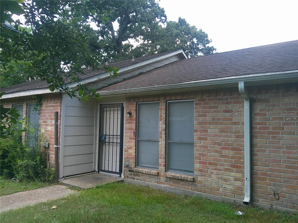 5771 Easthampton Drive #B Houston, TX 77039