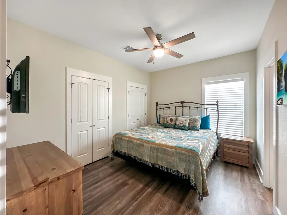 911 S Tinkle Lane Crystal Beach, TX 77650