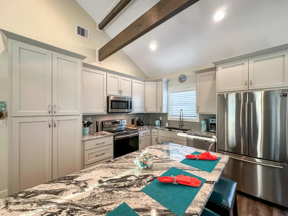 911 S Tinkle Lane Crystal Beach, TX 77650