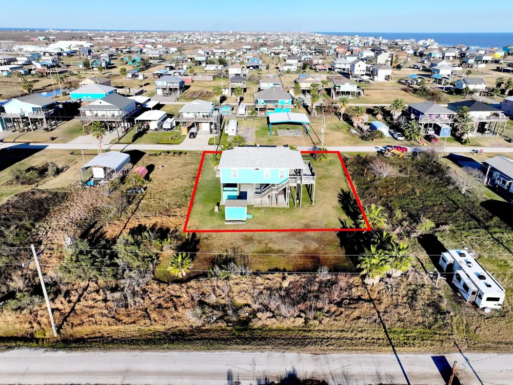 911 S Tinkle Lane Crystal Beach, TX 77650
