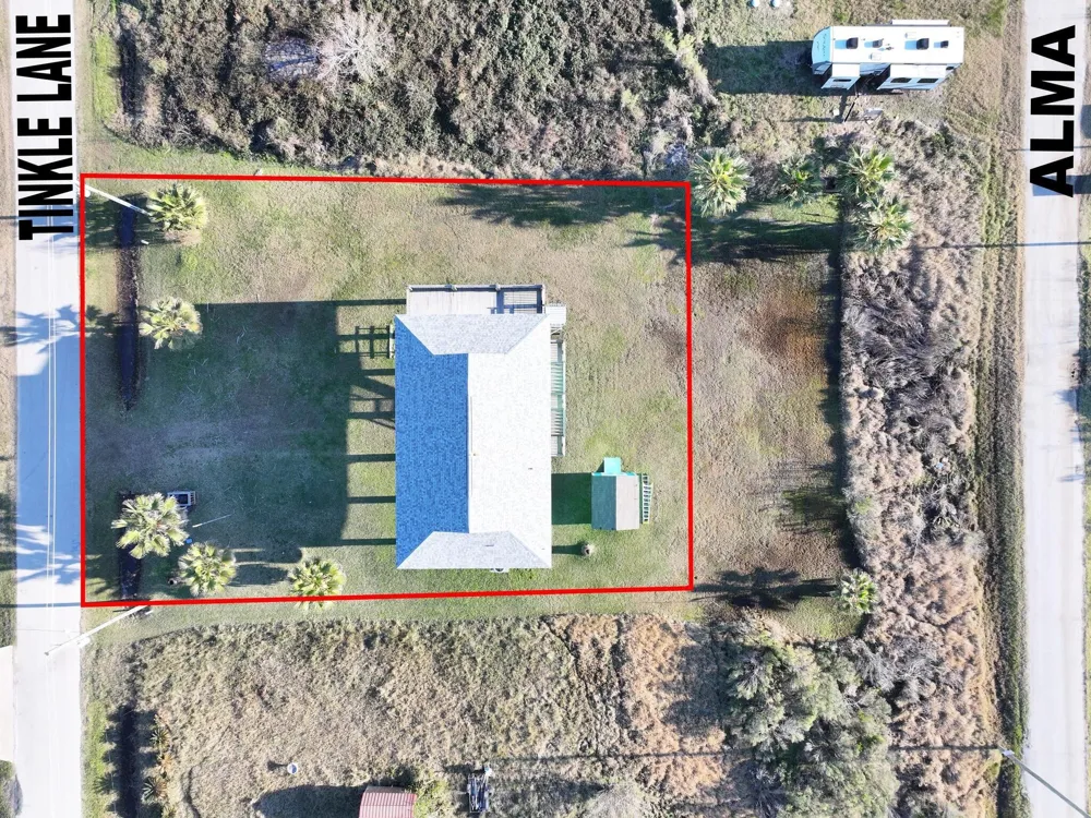 911 S Tinkle Lane Crystal Beach, TX 77650