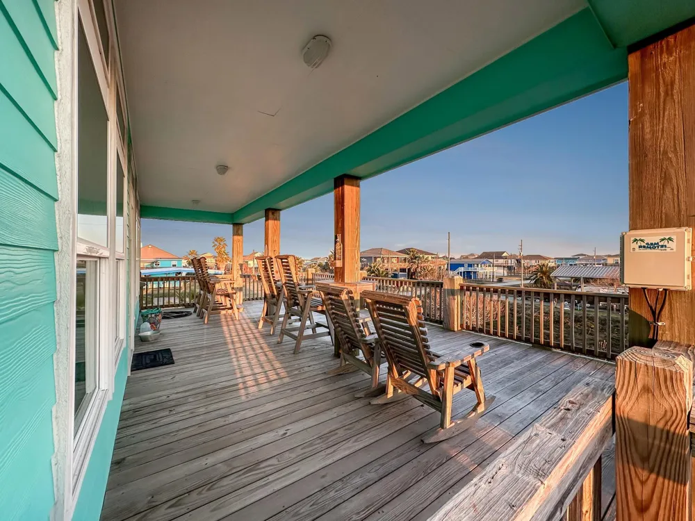 911 S Tinkle Lane Crystal Beach, TX 77650
