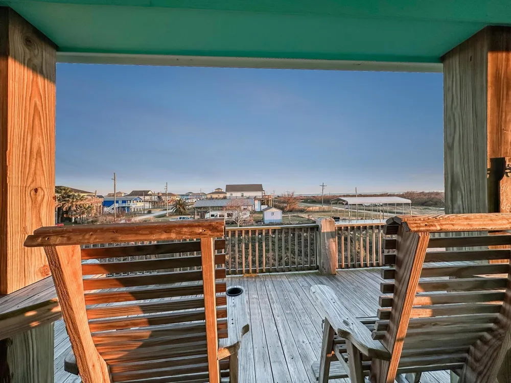 911 S Tinkle Lane Crystal Beach, TX 77650
