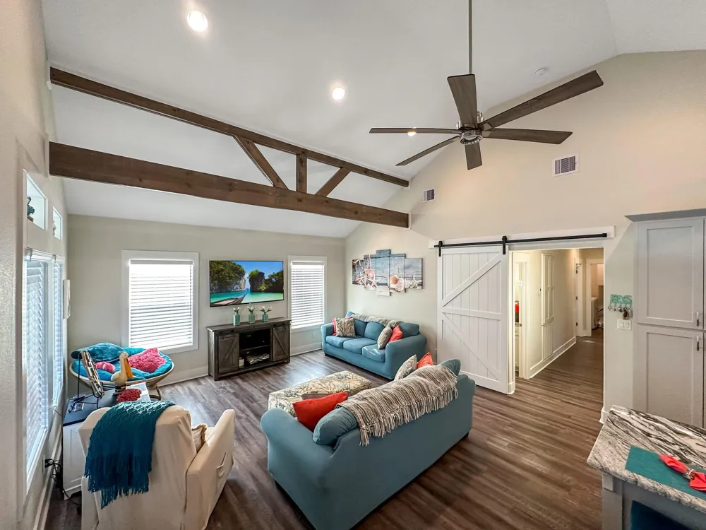 911 S Tinkle Lane Crystal Beach, TX 77650