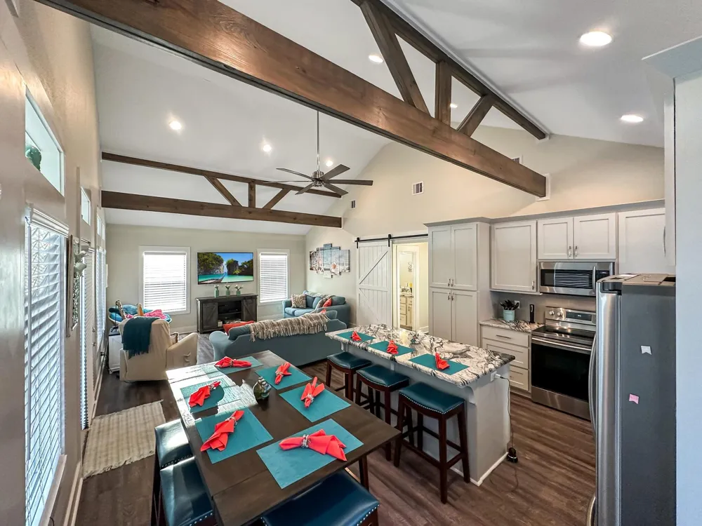 911 S Tinkle Lane Crystal Beach, TX 77650