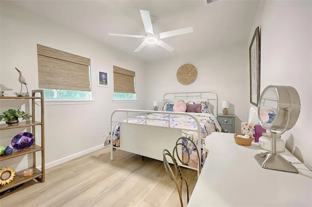 207 Hickory Drive Sheridan, TX 77475