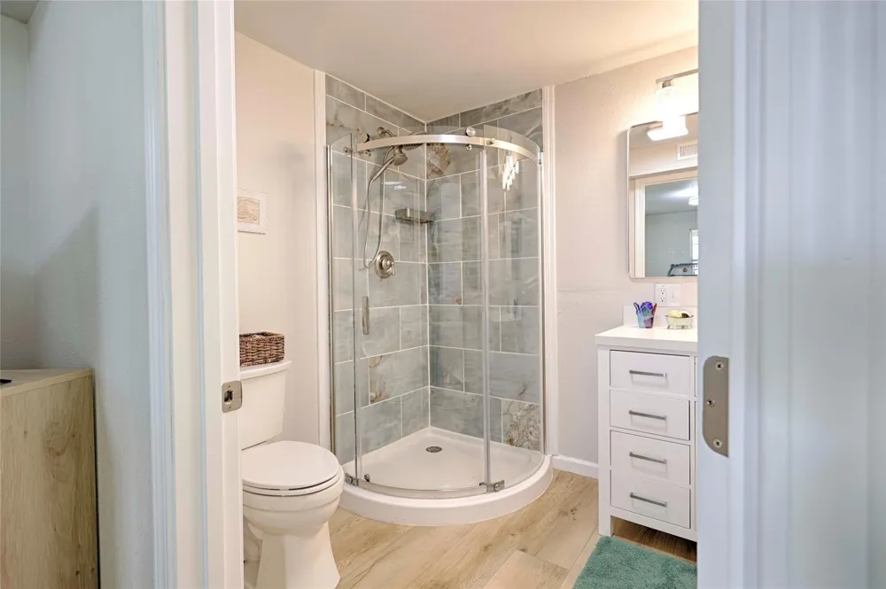 207 Hickory Drive Sheridan, TX 77475