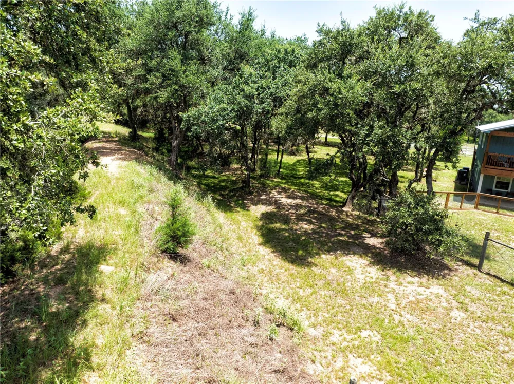 207 Hickory Drive Sheridan, TX 77475