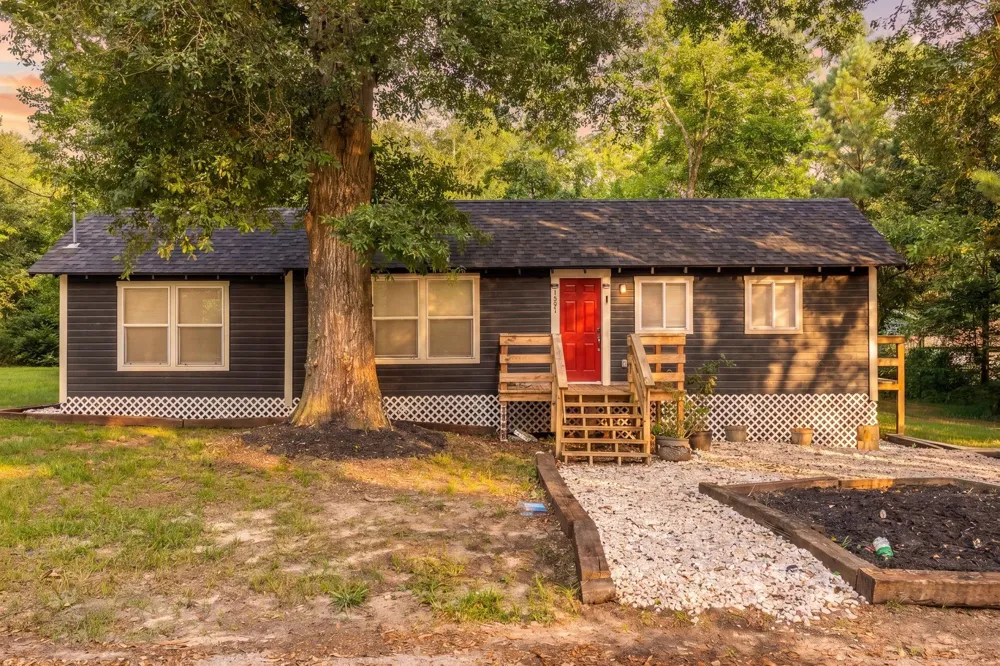 1007 S Pecan Street Woodville, TX 75979