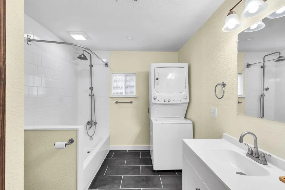 1007 S Pecan Street Woodville, TX 75979