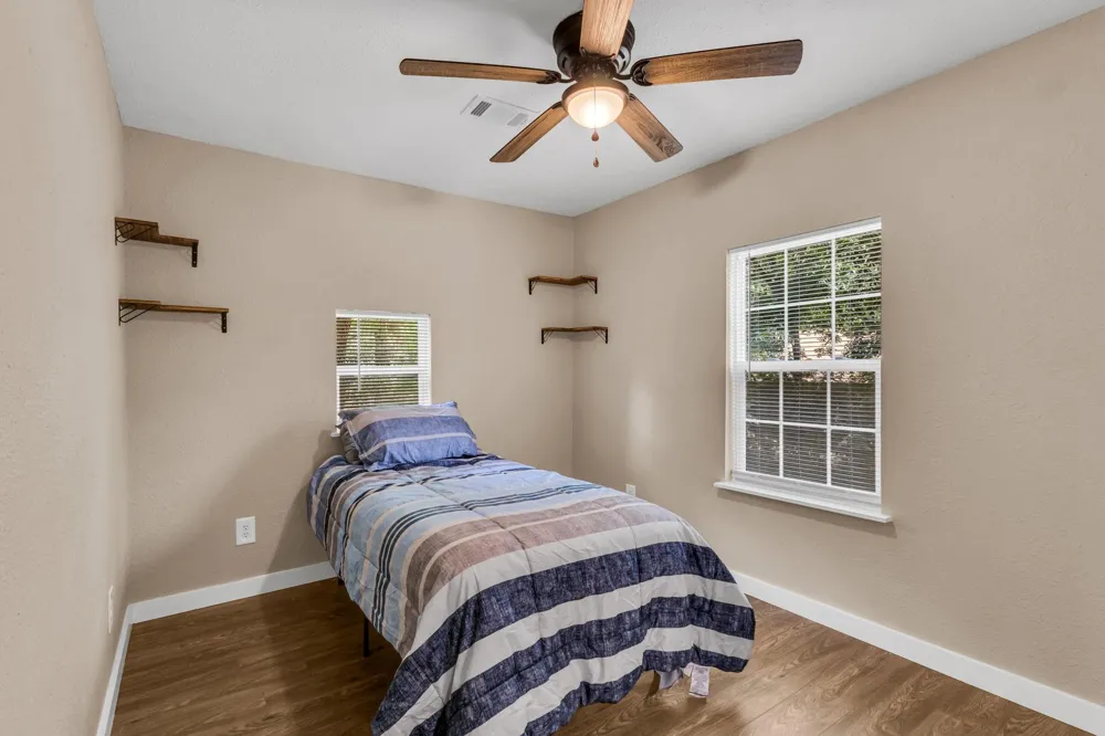 1007 S Pecan Street Woodville, TX 75979