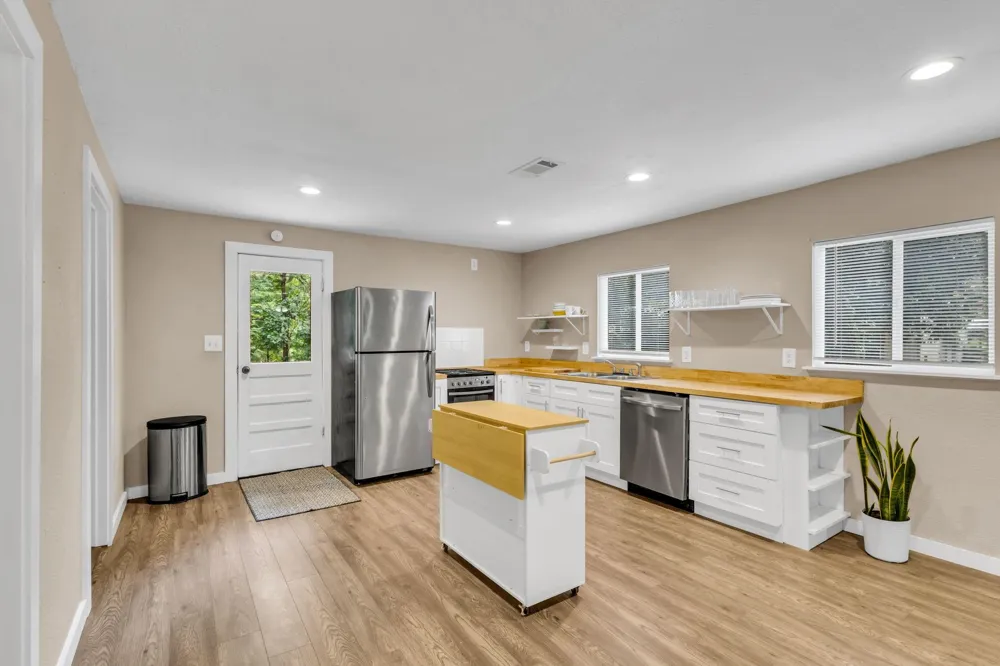 1007 S Pecan Street Woodville, TX 75979