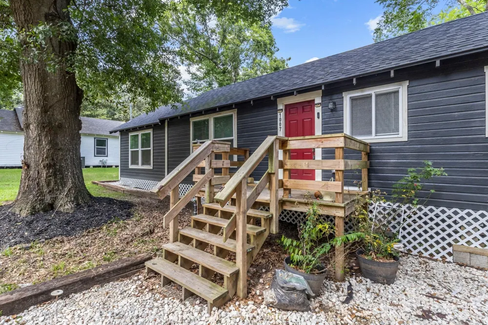 1007 S Pecan Street Woodville, TX 75979