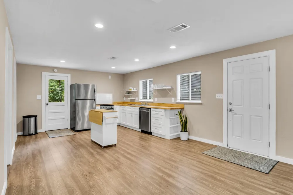 1007 S Pecan Street Woodville, TX 75979