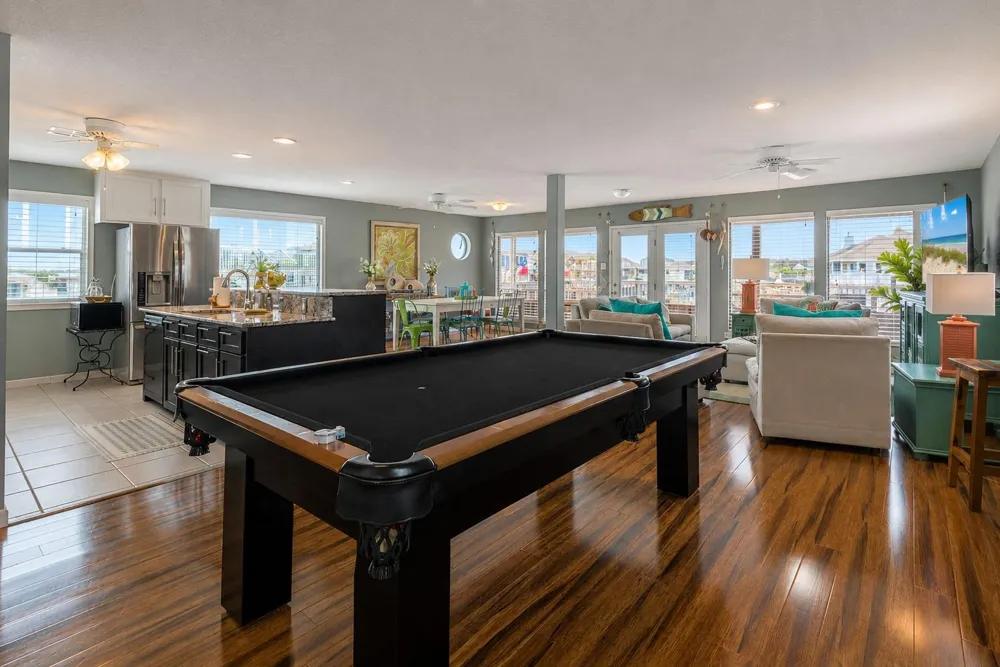 238 Bamaku Bend Tiki Island, TX 77554