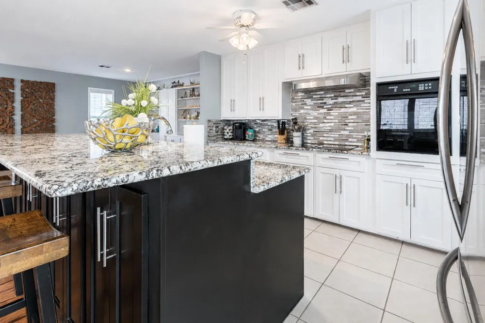 238 Bamaku Bend Tiki Island, TX 77554