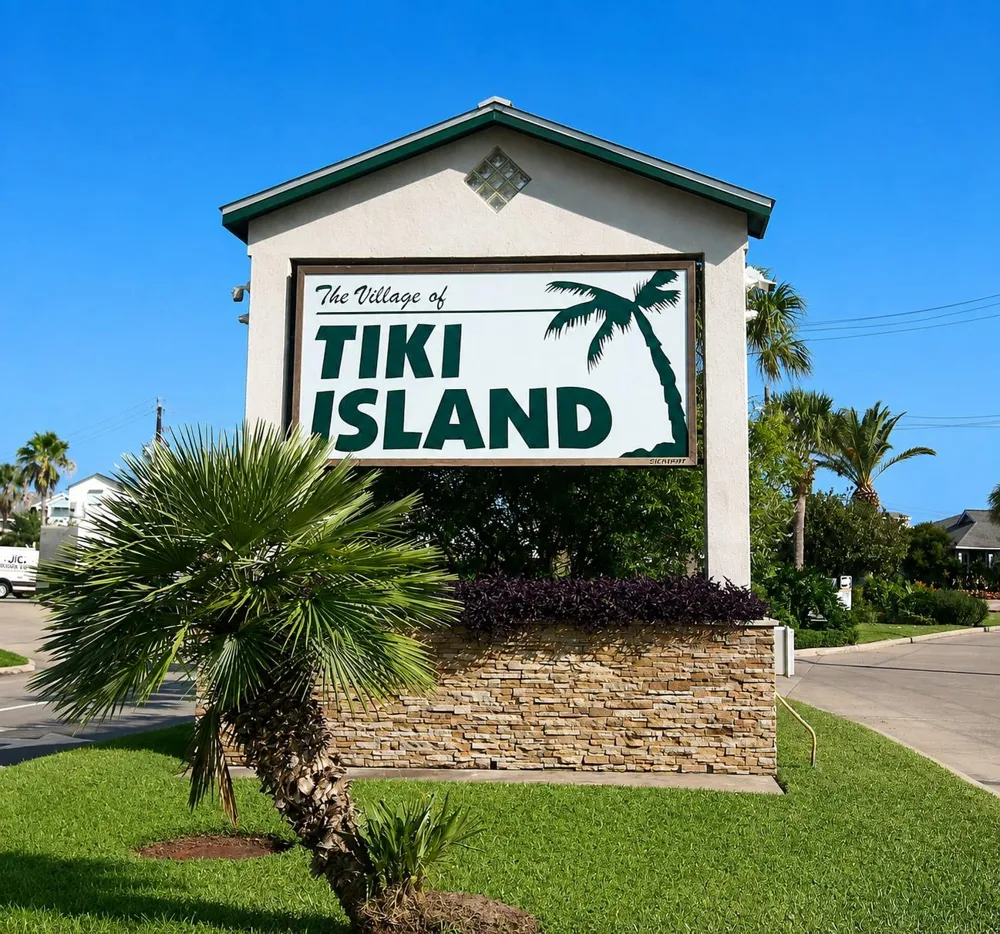 238 Bamaku Bend Tiki Island, TX 77554