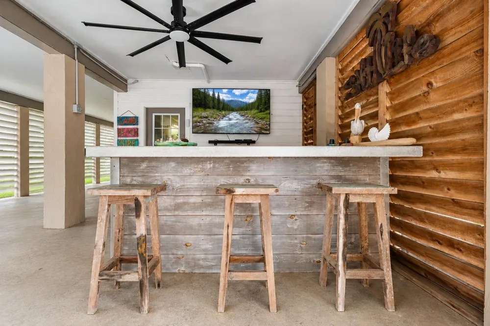 238 Bamaku Bend Tiki Island, TX 77554